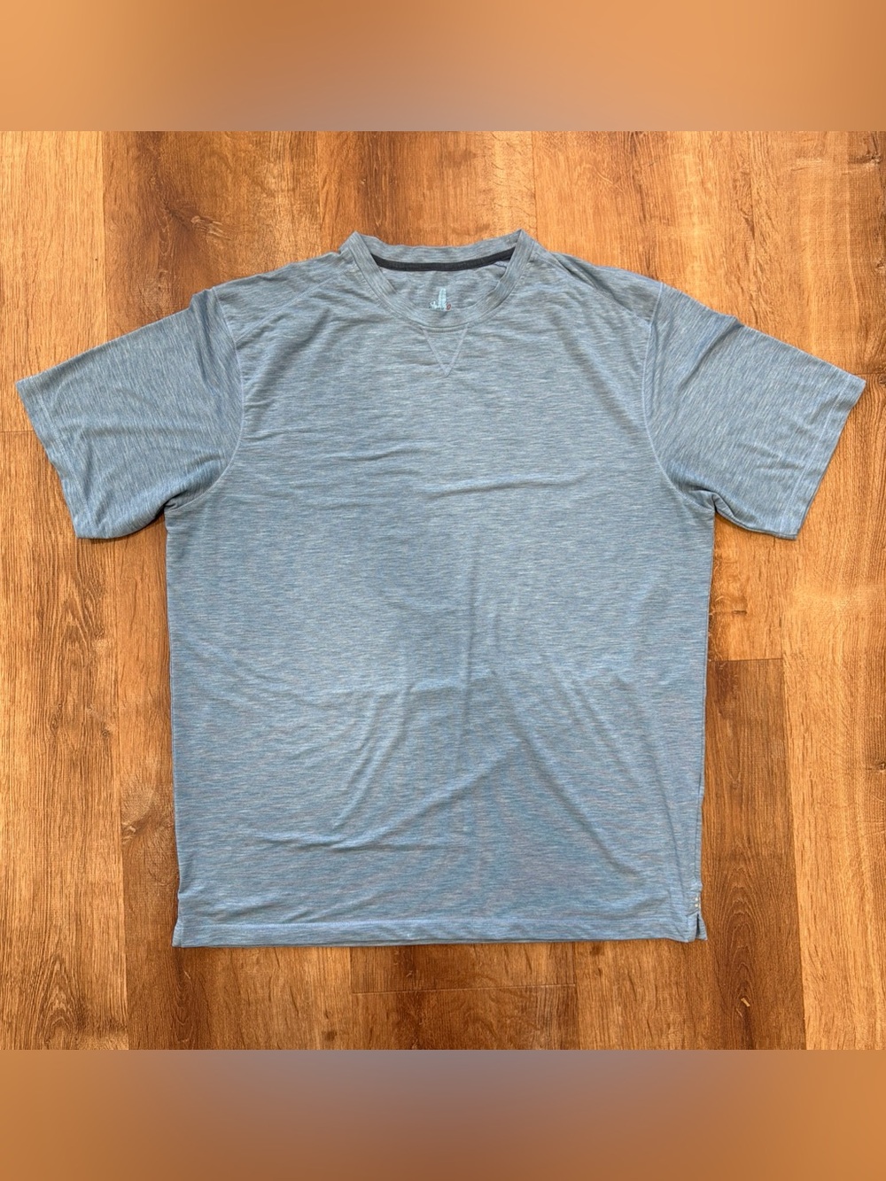 johnnie-O Featherweight T-Shirt Mens Medium Blue Short Sleeve UPF 50 Athletic